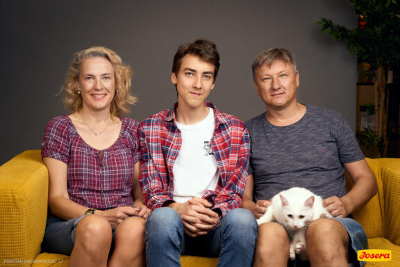 Gyvnųnų fotosesija Vilniaus Akropolyje, Akropolis, Fotografavimas, Fotosesija su augintiniu. Fotografas: Dovydas Gaidamavičius © www.DovydasGaidamavicius.lt www.Dovis.lt @dgaidamavicius Partneriai Josera Lietuva, LOVE MEDIA agentūra, AKROPOLIS Vilnius, DR.VET, Jeruzalės veterinarijos klinika