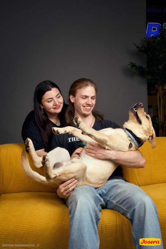 Gyvnųnų fotosesija Vilniaus Akropolyje, Akropolis, Fotografavimas, Fotosesija su augintiniu. Fotografas: Dovydas Gaidamavičius © www.DovydasGaidamavicius.lt www.Dovis.lt @dgaidamavicius Partneriai Josera Lietuva, LOVE MEDIA agentūra, AKROPOLIS Vilnius, DR.VET, Jeruzalės veterinarijos klinika