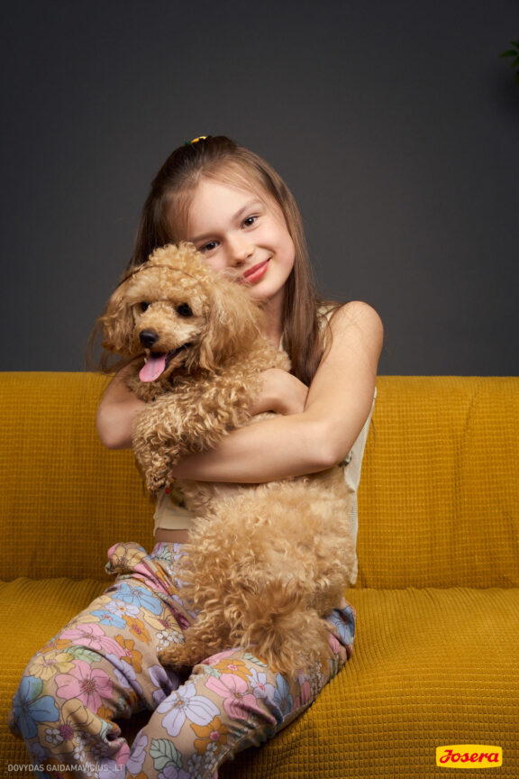 Gyvnųnų fotosesija Vilniaus Akropolyje, Akropolis, Fotografavimas, Fotosesija su augintiniu. Fotografas: Dovydas Gaidamavičius © www.DovydasGaidamavicius.lt www.Dovis.lt @dgaidamavicius Partneriai Josera Lietuva, LOVE MEDIA agentūra, AKROPOLIS Vilnius, DR.VET, Jeruzalės veterinarijos klinika