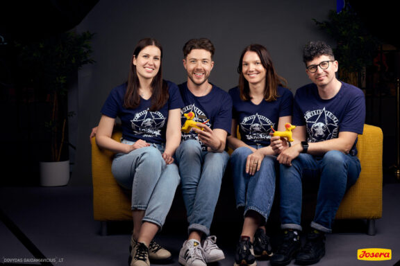 Gyvnųnų fotosesija Vilniaus Akropolyje, Akropolis, Fotografavimas, Fotosesija su augintiniu. Fotografas: Dovydas Gaidamavičius © www.DovydasGaidamavicius.lt www.Dovis.lt @dgaidamavicius Partneriai Josera Lietuva, LOVE MEDIA agentūra, AKROPOLIS Vilnius, DR.VET, Jeruzalės veterinarijos klinika