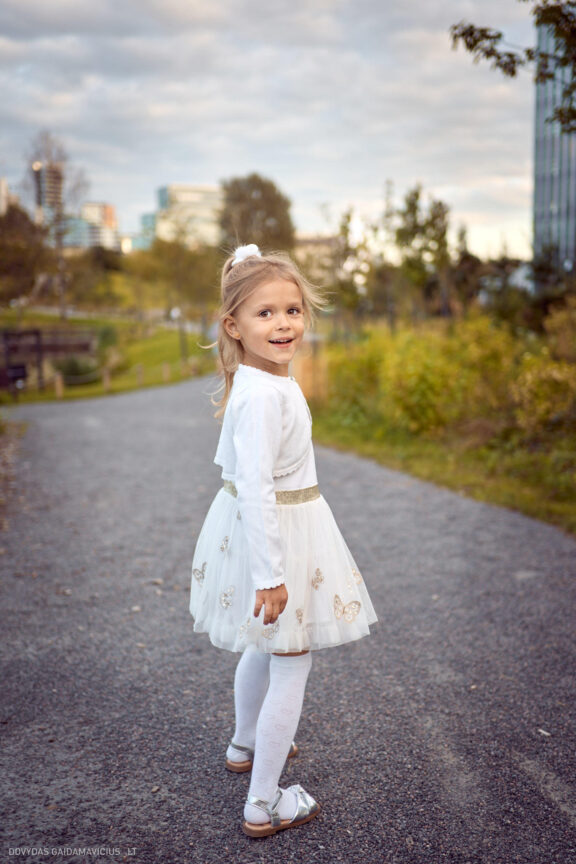 Asmeninė vaiko fotosesija Vilniuje, Vilnius, Japoniškas sodas Vilnius, Amanda Fotografas: Dovydas Gaidamavičius © www.DovydasGaidamavicius.lt www.Dovis.lt