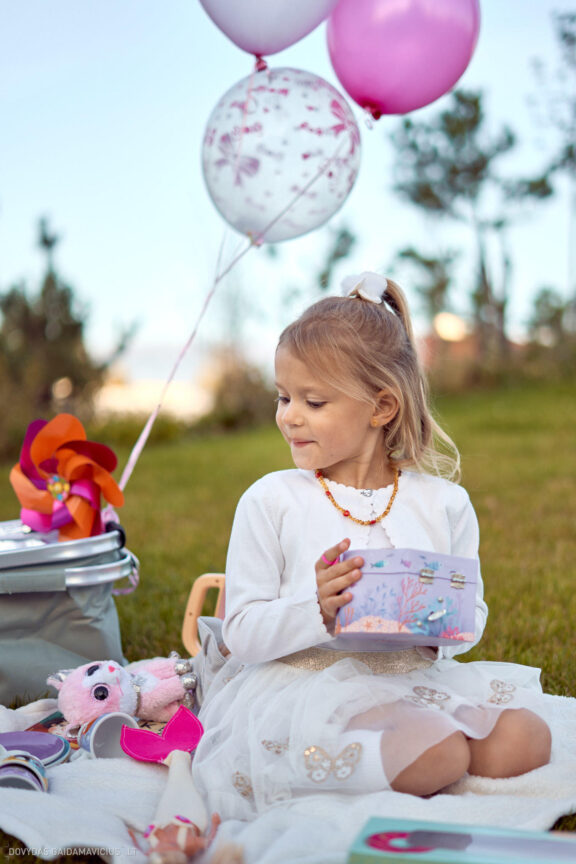 Asmeninė vaiko fotosesija Vilniuje, Vilnius, Japoniškas sodas Vilnius, Amanda Fotografas: Dovydas Gaidamavičius © www.DovydasGaidamavicius.lt www.Dovis.lt