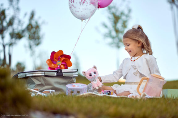 Asmeninė vaiko fotosesija Vilniuje, Vilnius, Japoniškas sodas Vilnius, Amanda Fotografas: Dovydas Gaidamavičius © www.DovydasGaidamavicius.lt www.Dovis.lt