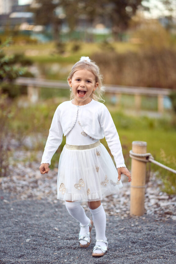 Asmeninė vaiko fotosesija Vilniuje, Vilnius, Japoniškas sodas Vilnius, Amanda Fotografas: Dovydas Gaidamavičius © www.DovydasGaidamavicius.lt www.Dovis.lt