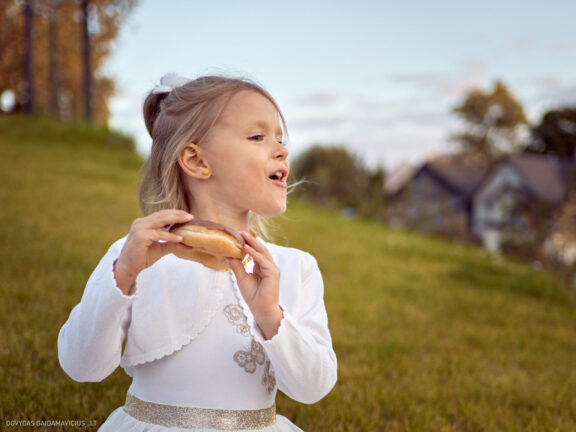 Asmeninė vaiko fotosesija Vilniuje, Vilnius, Japoniškas sodas Vilnius, Amanda Fotografas: Dovydas Gaidamavičius © www.DovydasGaidamavicius.lt www.Dovis.lt