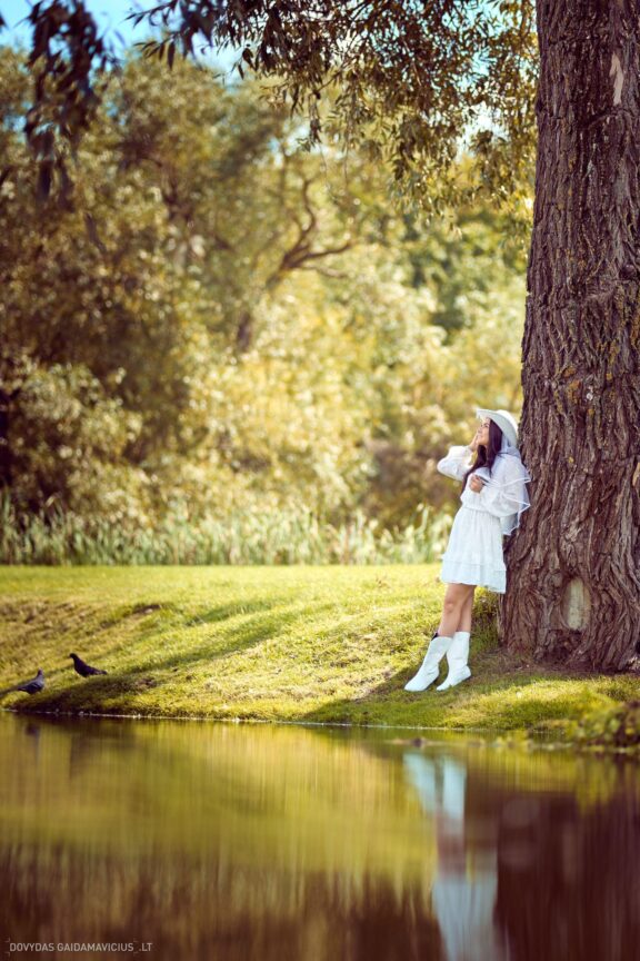 Mergvakaris Paupys Vilnius, Užupis, Mergvakario fotosesija Vilniuje Fotografas: Dovydas Gaidamavičius Dovis www.Dovis.lt © www.DovydasGaidamavicius.lt 