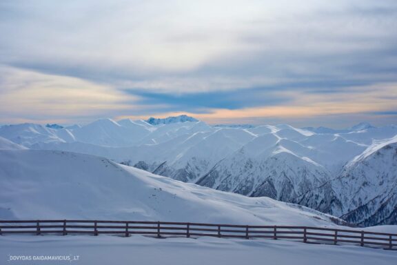 Gruzija, Sakartvelas, Mestia, Svaneti, Kelionė, Kalnai, Slidinėjimas, Žiema Fotografas: Dovydas Gaidamavičius Dovis www.Dovis.lt © www.DovydasGaidamavicius.lt  @DGaidamavicius