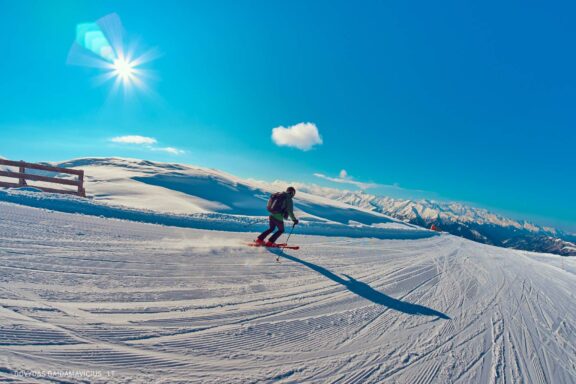 Gruzija, Sakartvelas, Mestia, Svaneti, Kelionė, Kalnai, Slidinėjimas, Žiema Fotografas: Dovydas Gaidamavičius Dovis www.Dovis.lt © www.DovydasGaidamavicius.lt  @DGaidamavicius