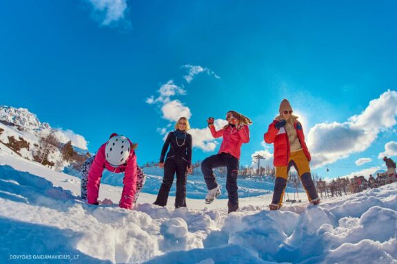 Gruzija, Sakartvelas, Mestia, Svaneti, Kelionė, Kalnai, Slidinėjimas, Žiema Fotografas: Dovydas Gaidamavičius Dovis www.Dovis.lt © www.DovydasGaidamavicius.lt  @DGaidamavicius