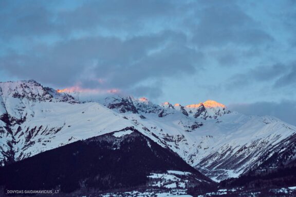 Gruzija, Sakartvelas, Mestia, Svaneti, Kelionė, Kalnai, Slidinėjimas, Žiema Fotografas: Dovydas Gaidamavičius Dovis www.Dovis.lt © www.DovydasGaidamavicius.lt  @DGaidamavicius