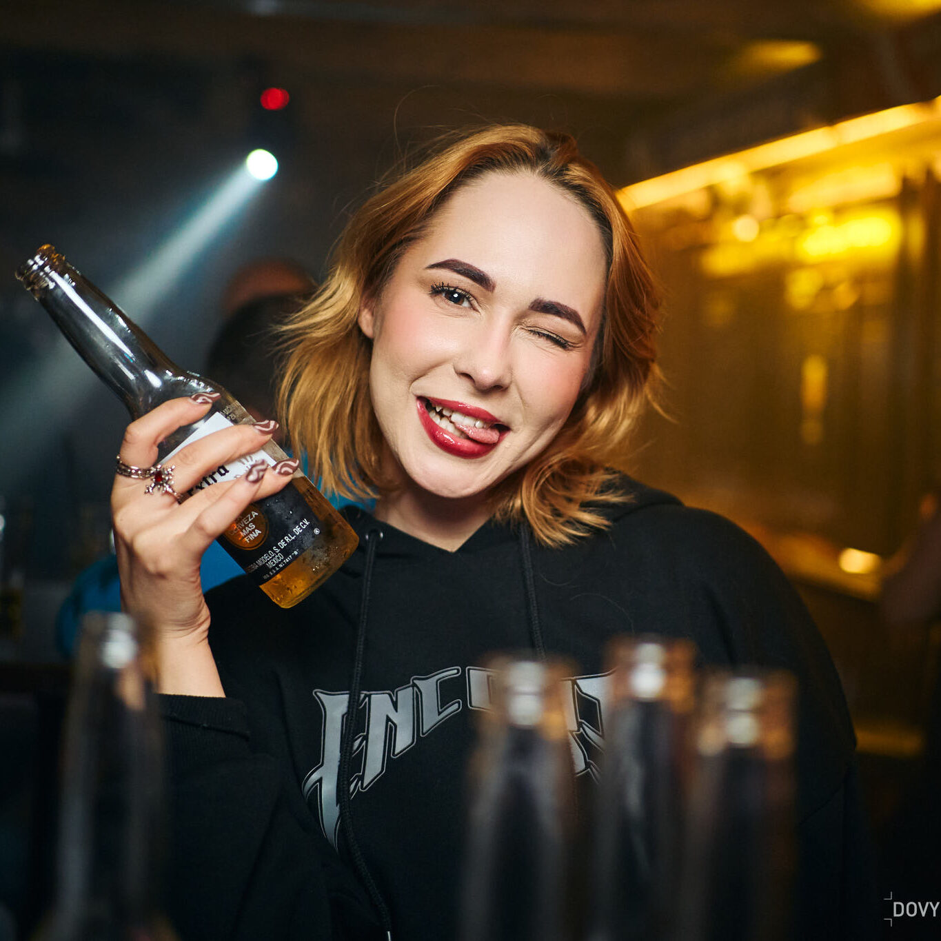 Vakarėlio fotografas, Naktinio klubo fotografas, Club photography Vilnius Party, La Birra Pub Vilnius, LaBirra, Samanta Vaičikauskaitė Live koncertas, Baras, Balius, Crazy party, Vilnius night club naktinis gyvenimas foto, Lietuva, Lithuania party Fotografas: Dovydas Gaidamavičius © www.DovydasGaidamavicius.lt www.Dovis.lt