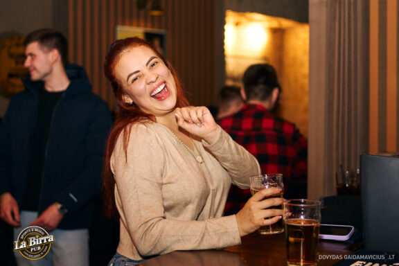 Vakarėlio fotografas, Naktinio klubo fotografas, Club photography Vilnius Party, La Birra Pub Vilnius, LaBirra, Samanta Vaičikauskaitė Live koncertas, Baras, Balius, Crazy party, Vilnius night club naktinis gyvenimas foto, Lietuva, Lithuania party Fotografas: Dovydas Gaidamavičius © www.DovydasGaidamavicius.lt www.Dovis.lt