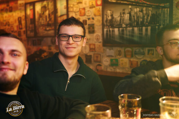 Vakarėlio fotografas, Naktinio klubo fotografas, Club photography Vilnius Party, La Birra Pub Vilnius, LaBirra, Samanta Vaičikauskaitė Live koncertas, Baras, Balius, Crazy party, Vilnius night club naktinis gyvenimas foto, Lietuva, Lithuania party Fotografas: Dovydas Gaidamavičius © www.DovydasGaidamavicius.lt www.Dovis.lt