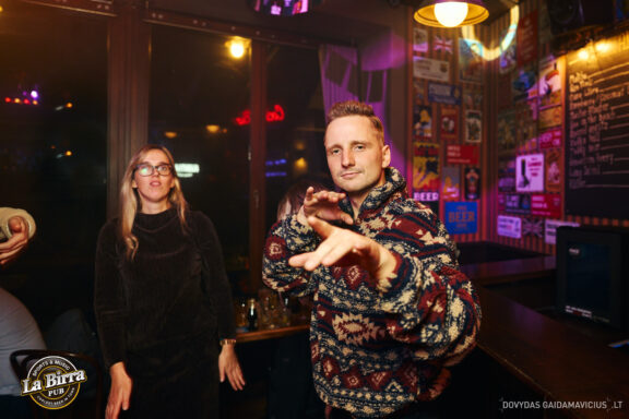 Vakarėlio fotografas, Naktinio klubo fotografas, Club photography Vilnius Party, La Birra Pub Vilnius, LaBirra, Samanta Vaičikauskaitė Live koncertas, Baras, Balius, Crazy party, Vilnius night club naktinis gyvenimas foto, Lietuva, Lithuania party Fotografas: Dovydas Gaidamavičius © www.DovydasGaidamavicius.lt www.Dovis.lt