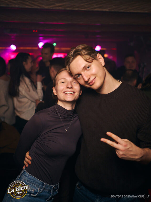 Vakarėlio fotografas, Naktinio klubo fotografas, Club photography Vilnius Party, La Birra Pub Vilnius, LaBirra, Samanta Vaičikauskaitė Live koncertas, Baras, Balius, Crazy party, Vilnius night club naktinis gyvenimas foto, Lietuva, Lithuania party Fotografas: Dovydas Gaidamavičius © www.DovydasGaidamavicius.lt www.Dovis.lt