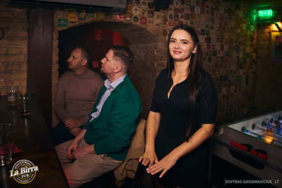 Vakarėlio fotografas, Naktinio klubo fotografas, Club photography Vilnius Party, La Birra Pub Vilnius, LaBirra, Samanta Vaičikauskaitė Live koncertas, Baras, Balius, Crazy party, Vilnius night club naktinis gyvenimas foto, Lietuva, Lithuania party Fotografas: Dovydas Gaidamavičius © www.DovydasGaidamavicius.lt www.Dovis.lt