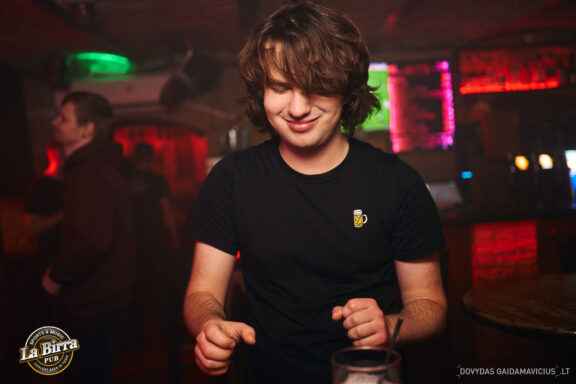 Vakarėlio fotografas, Naktinio klubo fotografas, Club photography Vilnius Party, La Birra Pub Vilnius, LaBirra, Samanta Vaičikauskaitė Live koncertas, Baras, Balius, Crazy party, Vilnius night club naktinis gyvenimas foto, Lietuva, Lithuania party Fotografas: Dovydas Gaidamavičius © www.DovydasGaidamavicius.lt www.Dovis.lt