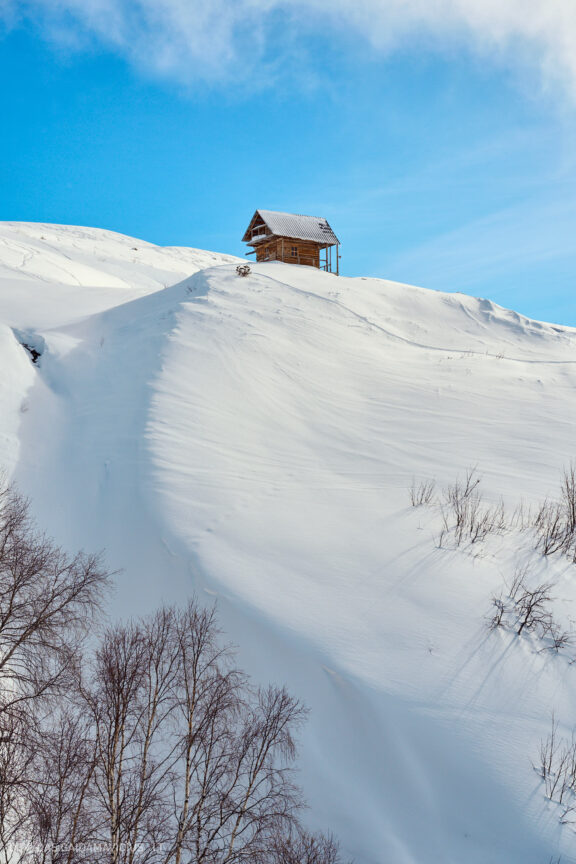 Sakartvelas, Gruzija, Mestia, Svaneti, Kelionė, Kalnai, Slidinėjimas, Žiema 2026 Fotografas: Dovydas Gaidamavičius Dovis www.Dovis.lt © www.DovydasGaidamavicius.lt  @DGaidamavicius